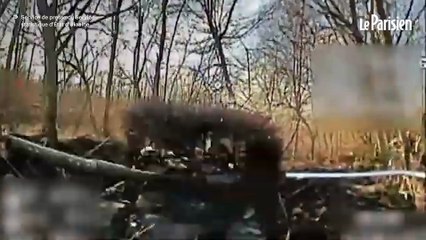 Des drones ukrainiens détruisent un char russe « camouflé dans un abri fortifié »