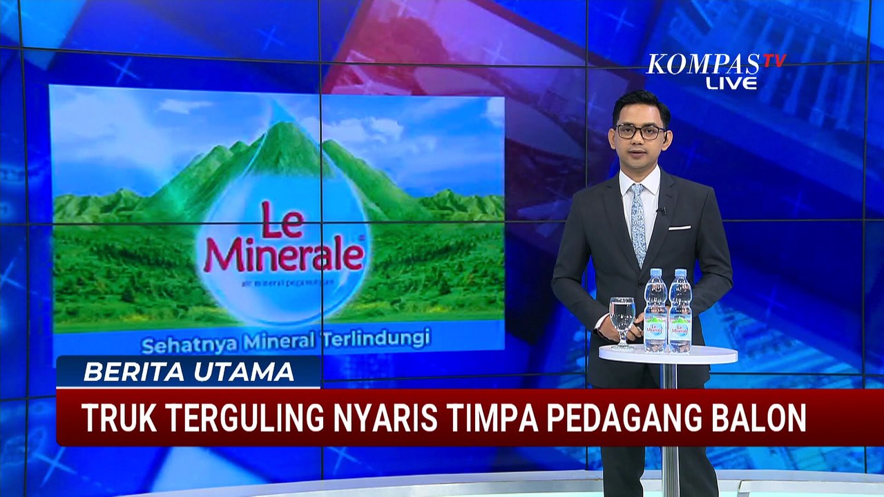 Detik-Detik Truk Terguling di Purbalingga, Hampir Timpa Motor Penjual Balon | BERUT