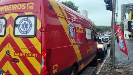 Homem de 78 anos sofre queda no Centro de Cascavel e é socorrido pelo Siate