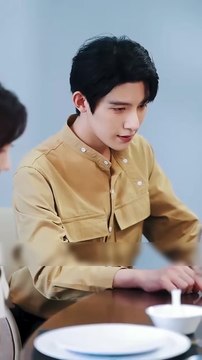 To dodge family pressure, cold CEO flash-married a plain girland ended up spoiling her with love!