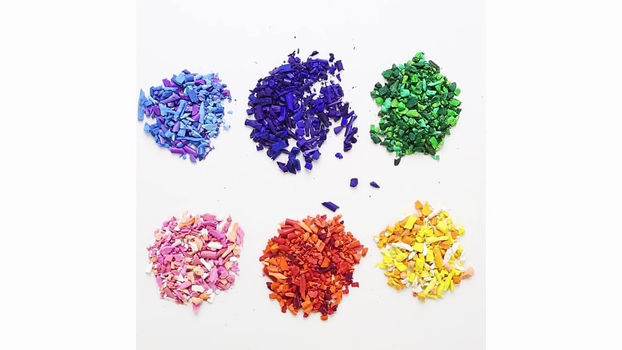 AMAZING LIFE HACK; HOW TO RECYCLE OLD CRAYONS