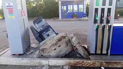 Porto Torres, sradicata nella notte la cassa del distributore di benzina