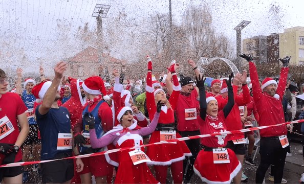 Une course insolite de pères Noël pour faire rayonner cette petite commune de Moselle