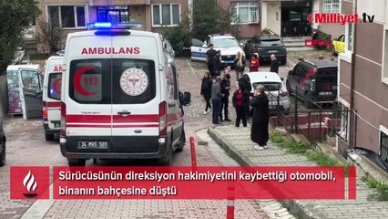 Kontrolden çıkan otomobil sitenin bahçesine uçtu