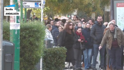 Vuelve la Macarena restaurada acompañada de cientos de devotos