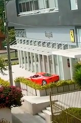 Garer sa Ferrari c'est beaucoup de pression