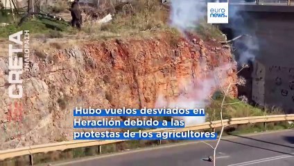 Los agricultores invaden la pista del aeropuerto griego de Creta obligando a suspender vuelos