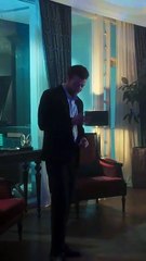 Kadir Müziğin Ritmine Kaptırdı Kendini ｜ Eşref Rüya #shorts