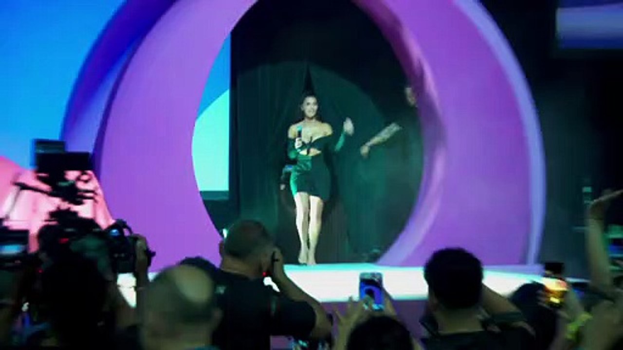 Kim Kardashian Teases ‘Seriously Vulnerable’ ‘Kardashians’ Premiere