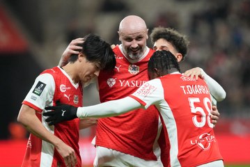 Ligue 2 : Reims se balade contre Laval et monte sur le podium