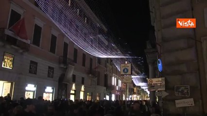 Natale 2025, ecco lo spettacolo delle luminarie di via del Corso con 500mila led