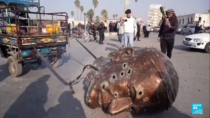 Decenas de miles de personas celebran el primer aniversario de la destitución de Assad en Siria