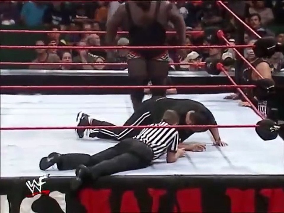 The rock vs Mark Henry