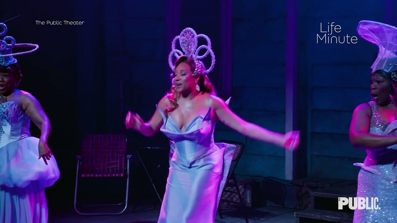 Sheléa Spreads Holiday Magic with New Christmas Single