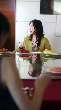 After waking up, she was possessed by koi, and her life was completely open, and she tore up the green tea girl's feet and stepped on the scumbag, the former boss who had a grudge and hatred was so handsome that her legs were weak on the spot, and she was