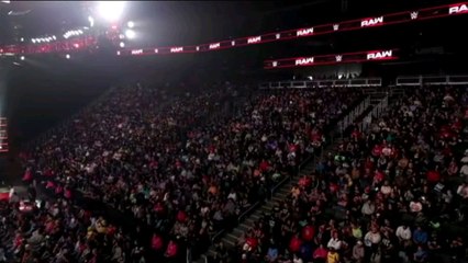 logan paul vs la knight wwe raw