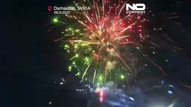 Les Syriens célèbrent le premier anniversaire du renversement d’Assad dans tout le pays