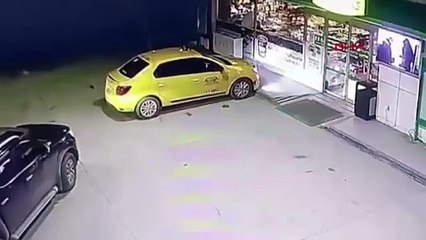 Taksiciye dost kazığı kamerada! Hayatının şokunu yaşadı