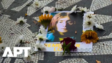 Fans in Tears at Strawberry Fields, 45 Years After John Lennon’s Tragic Death | APT