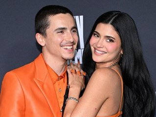 Kylie Jenner und Timothée Chalamet verliebt auf rotem Teppich