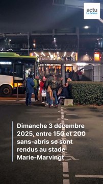 Une fois par an, à Noël, les SDF se font couper les cheveux au Mans