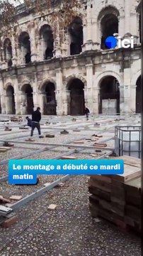 Installation en cours de la patinoire de Noël à Nîmes (Gard)