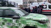 Bursa’da otomobile çarpan motosikletli ağır yaralandı