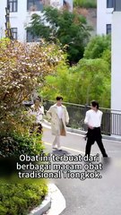 Dokter selibat yang menghindari wanita jatuh cinta pada gadis 18 tahun yang masuk ke rumahnya