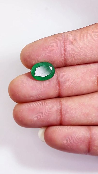 May Birthstone – Stunning Emerald Gemstone