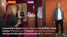 «Brutte str...»: Brigitte Macron contro le femministe che hanno interrotto lo spettacolo di Ary Abittan
