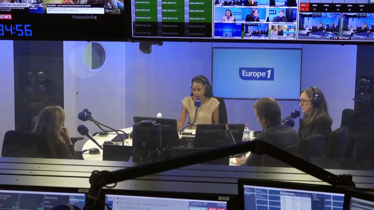 F.Hollande répond aux propos polémiques de B.Macron sur des militantes féministes