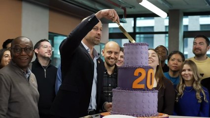 William cuts cake to mark anniversary with Centrepoint
