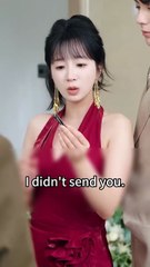 Scorned girl kiss billionaire in public. From then, he bowed to her, becoming her strongest support!