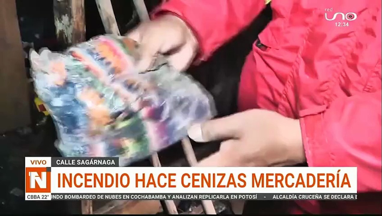PERSISTE HUMO EN EDIFICIO E LA CALLE SAGÁRNAGA