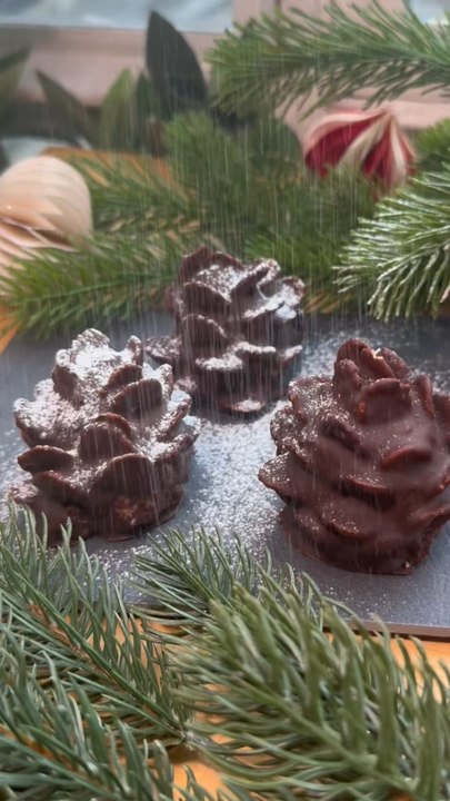 Jour 9 du calendrier de l’avent des recettes - Pommes de pin au chocolat cœur cookie 🍫