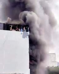 Al menos 22 muertos por un incendio en un edificio de siete plantas de Yakarta