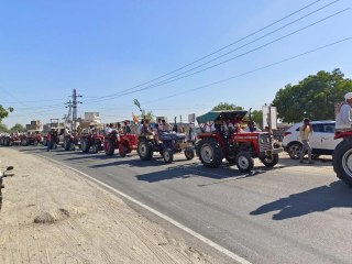 किसानों का ट्रैक्टर कूच... यातायात जाम, बाड़मेर पहुंचने से पहले बनी सहमति