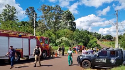 Corpo carbonizado é encontrado dentro de Peugeot incendiado em Cascavel