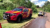 Corpo carbonizado é encontrado dentro de Peugeot incendiado em rua de Cascavel