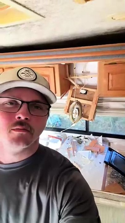 I know this RV hates to see me coming 🤣#crushinflorida #fyp #scrapyard