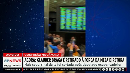Glauber Braga é retirado à força da cadeira do presidente da Câmara