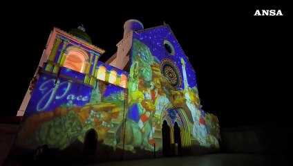 Tra luci e tradizioni si e' illuminato il Natale di Assisi