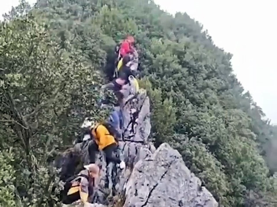 Cayó de un acantilado