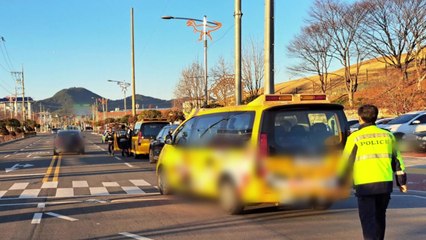 자전거 타던 중학생, 학원 승합차에 치여 숨져 / YTN