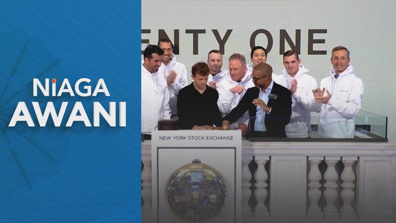 S&P 500 edges down as investors await Fed rate decision