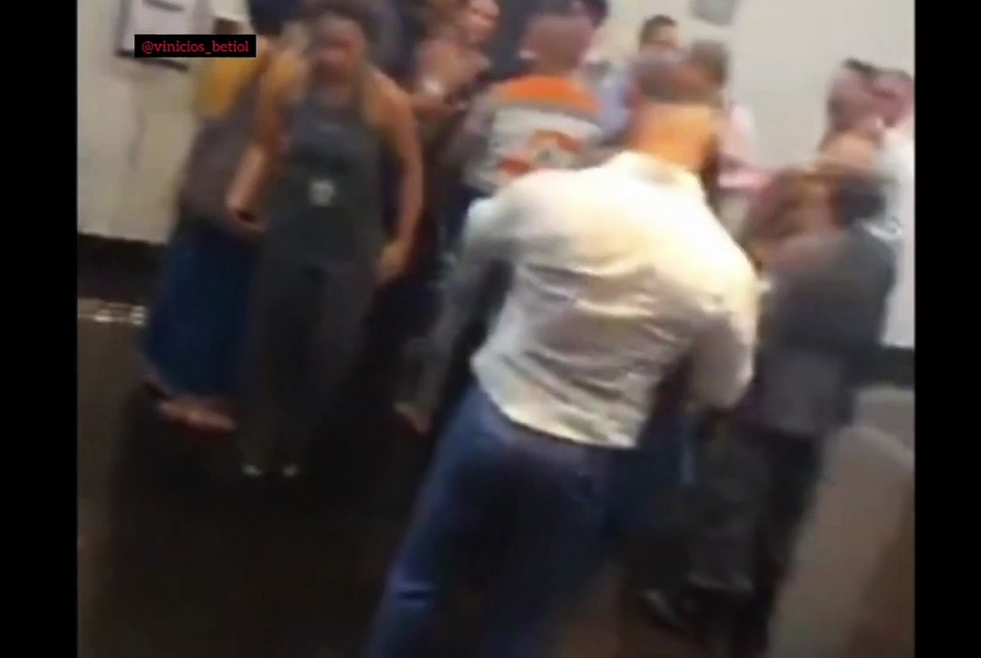 Após ficar preso em elevador, bolsonarista Renan Jordy é acusado de agredir bombeiro na Alerj
