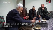 50 yıldır sadece çay ve gofretle yaşamını sürdürüyor
