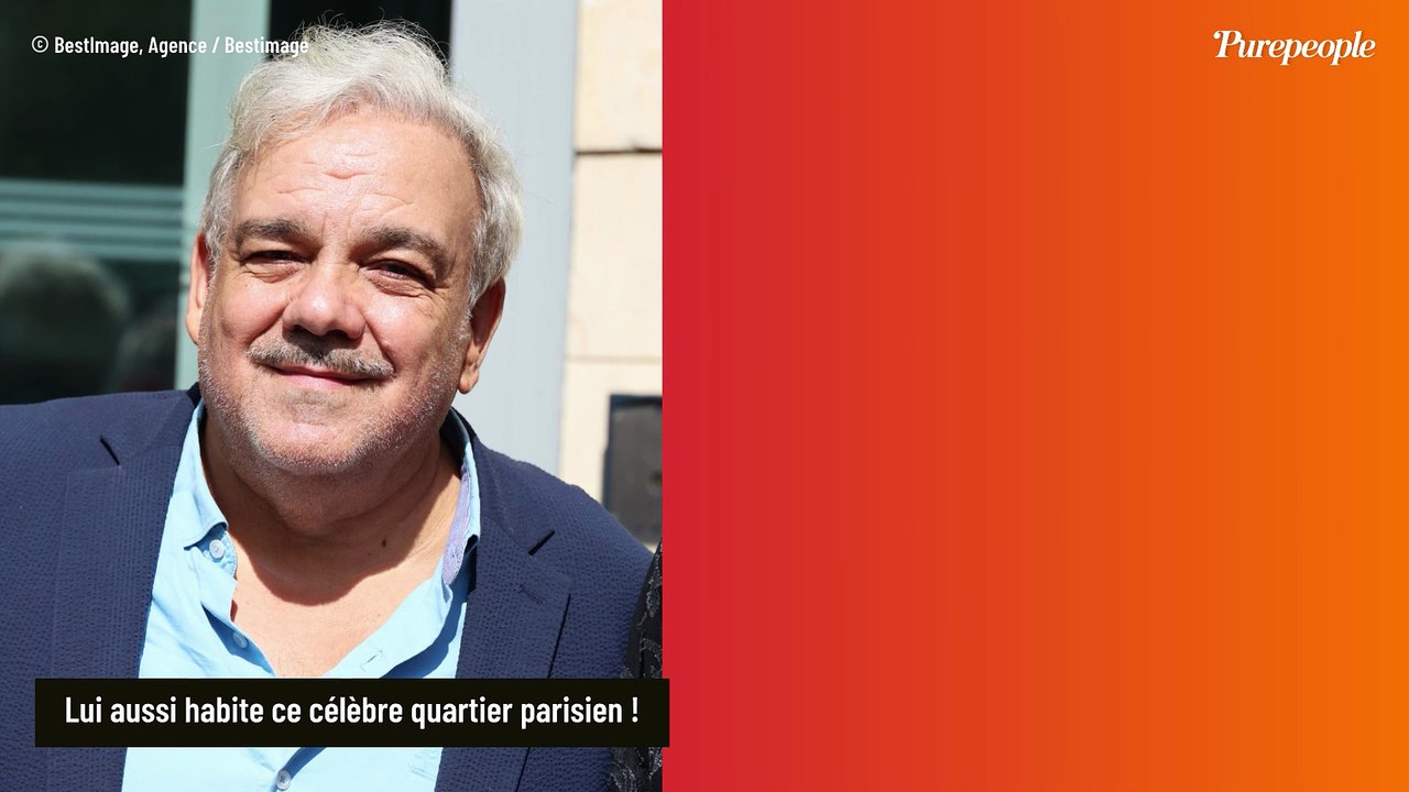 Didier Bourdon habite aussi dans ce célèbre quartier parisien ! L'acteur, sa femme Marie-Sandra et leurs filles Clélia et Natacha y sont totalement épanouis