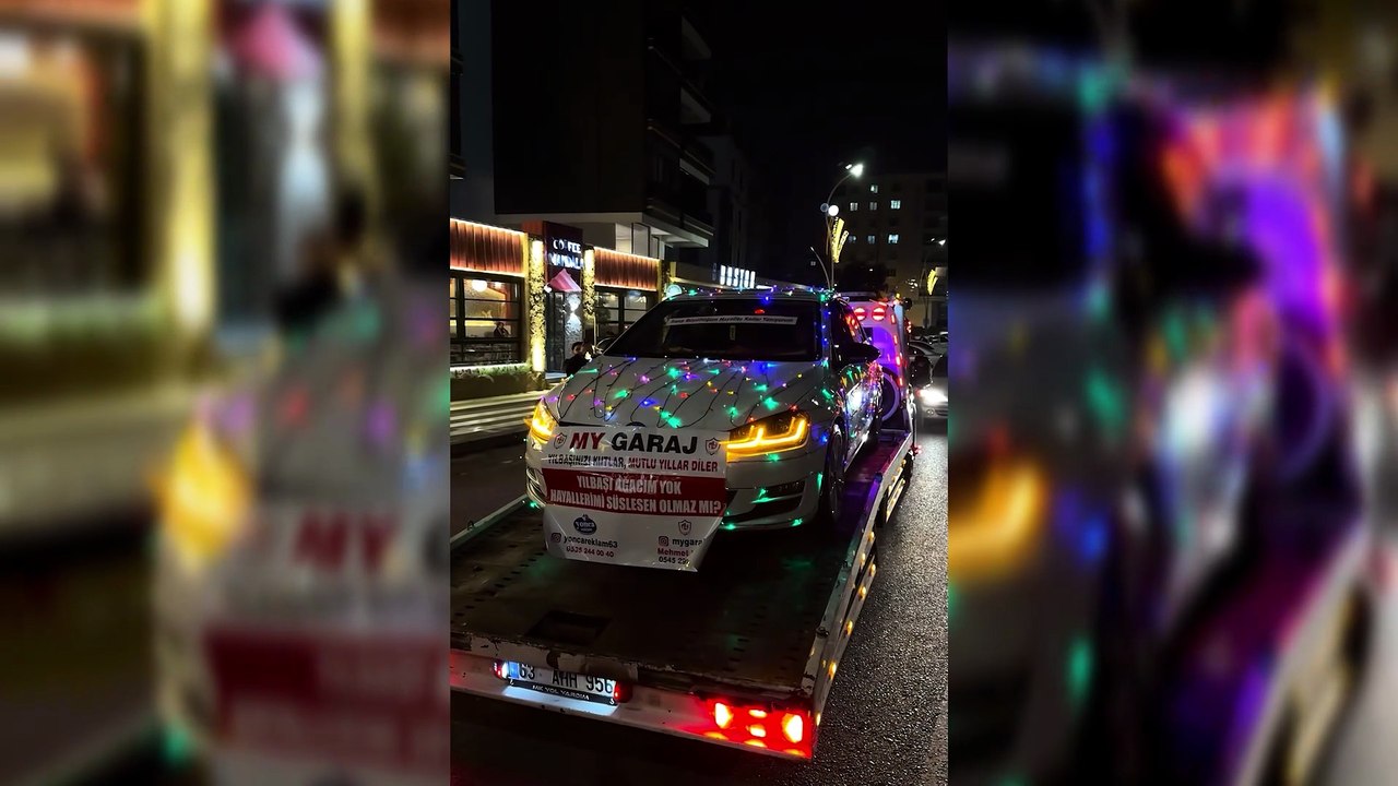 Geceyi Aydınlatan Yılbaşı Aracı Şanlıurfa’da Büyük İlgi Topladı