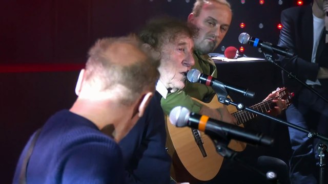 Alain Souchon chante L'amour à la machine dans Le Très Grand Studio RTL